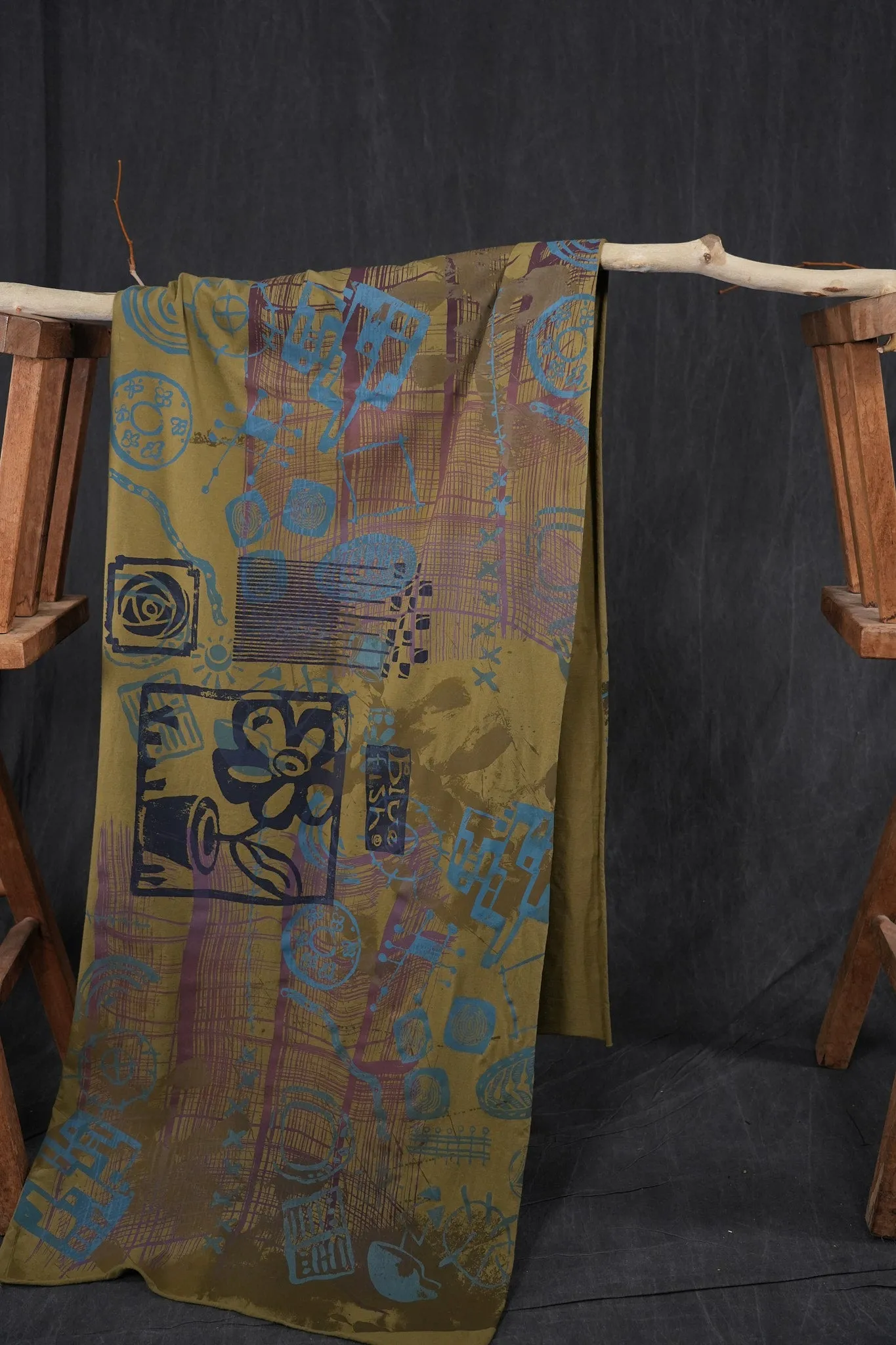 8162 Oversized Painted Scarf Wrap Tree Frog-P