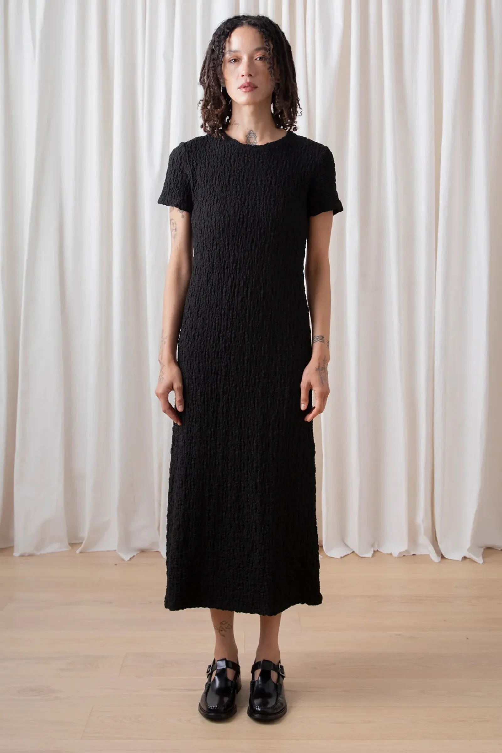 Ali Golden Textured T-Shirt Dress in Black