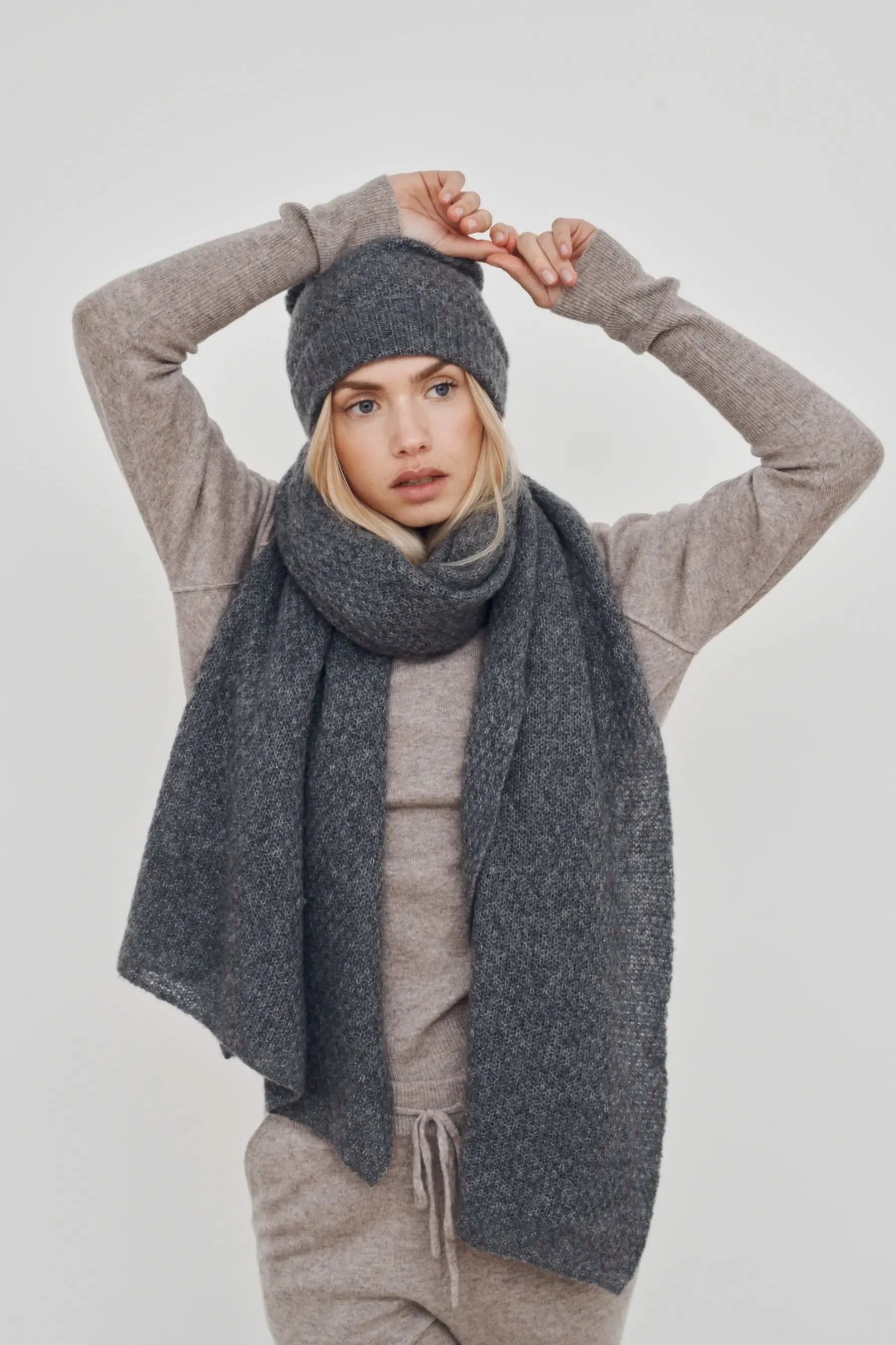 Anna Scarf