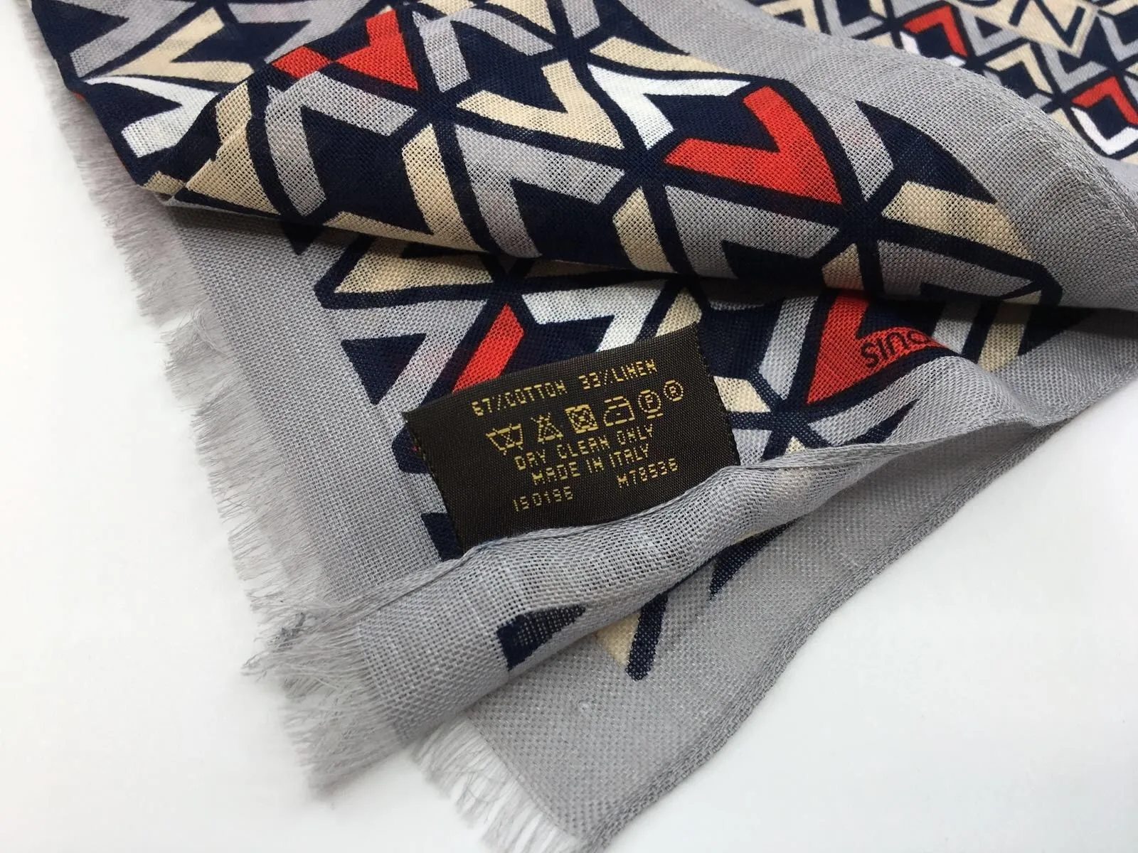 Etoile Diamonds V Scarf