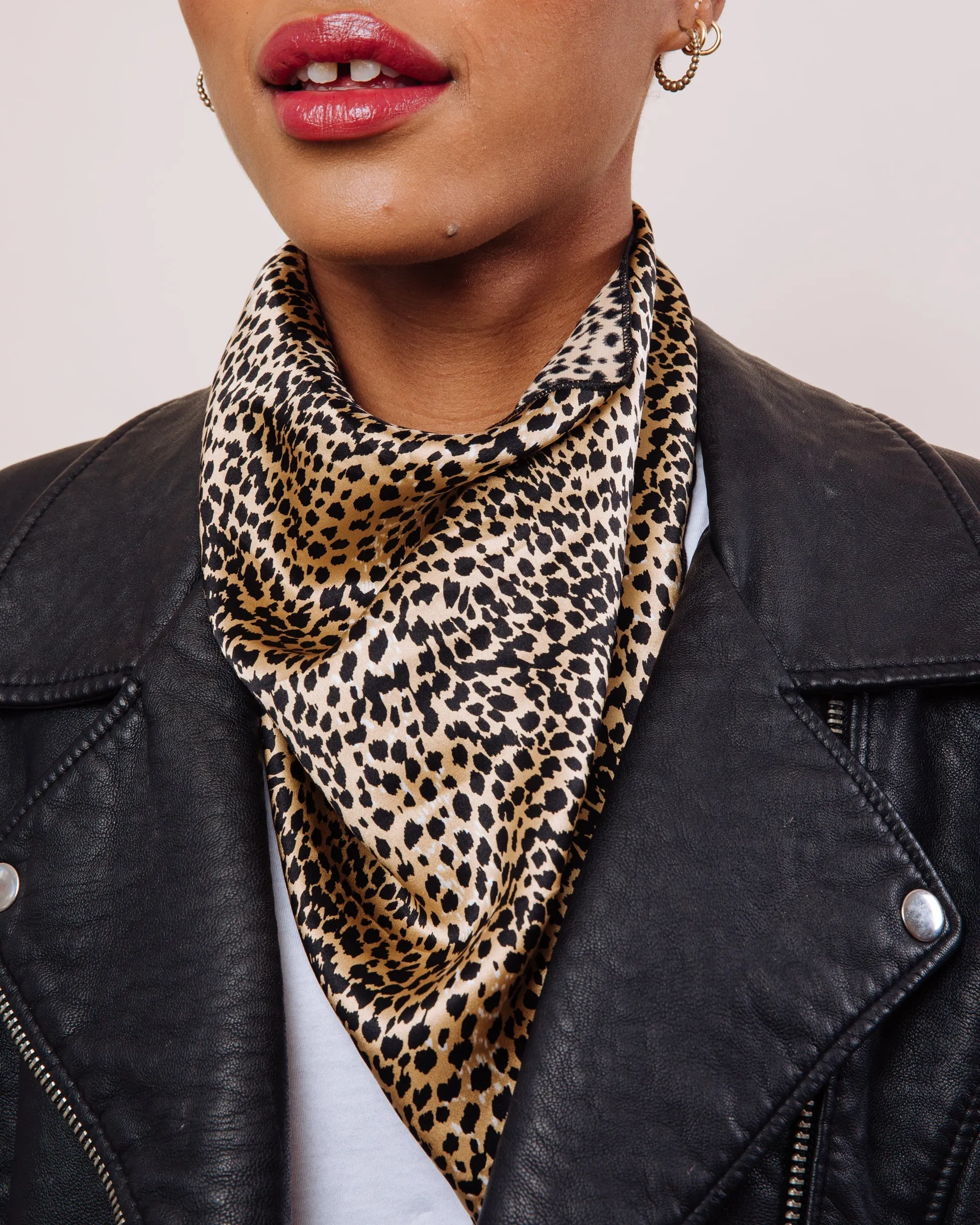 Fox on the Run - Convertible Scrunchie Tie