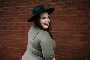 gloria hat in black