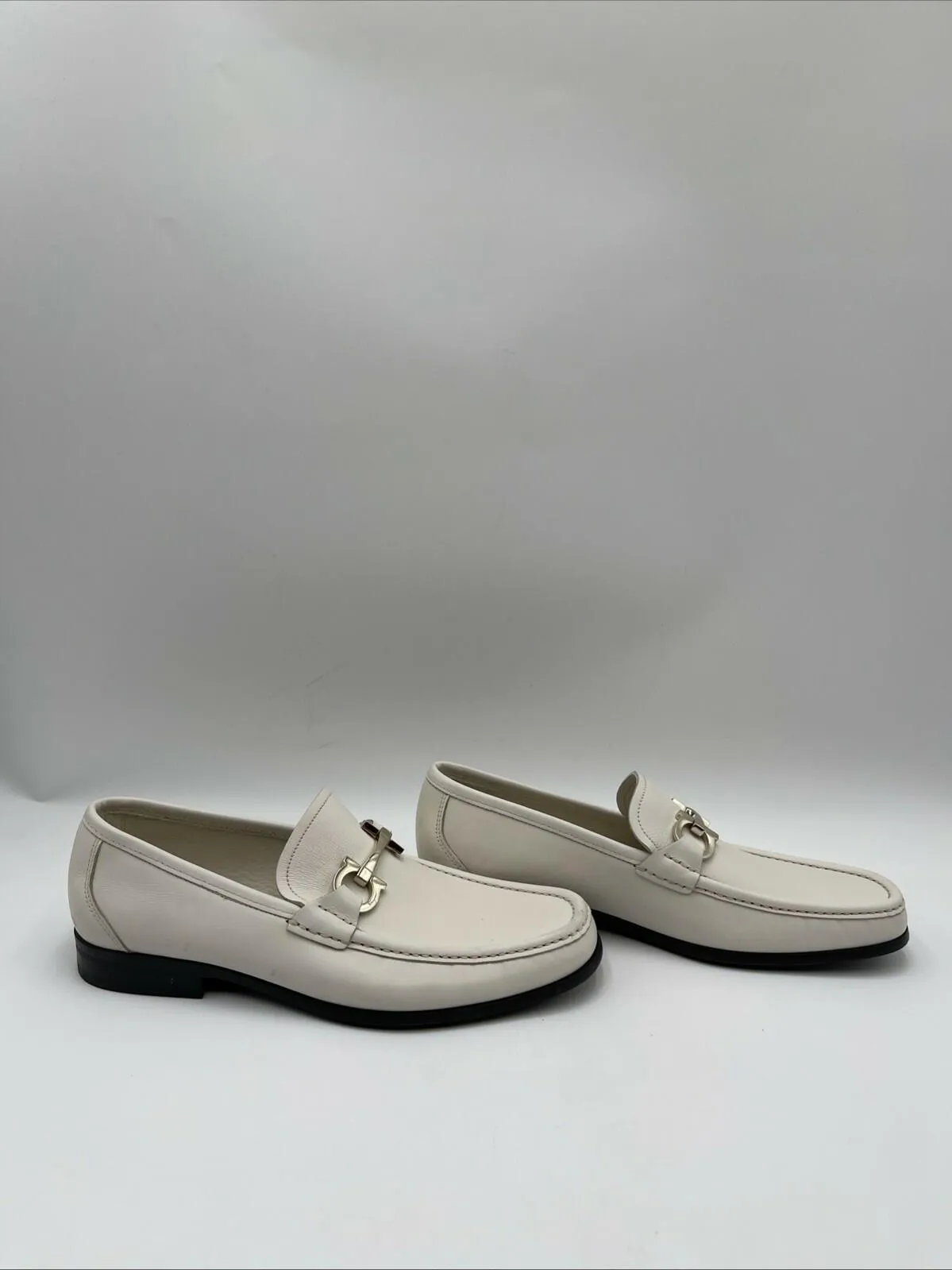 Men’s Salvatore Ferragamo Gancini White Leather Loafers Size 7.5EE - Very Good