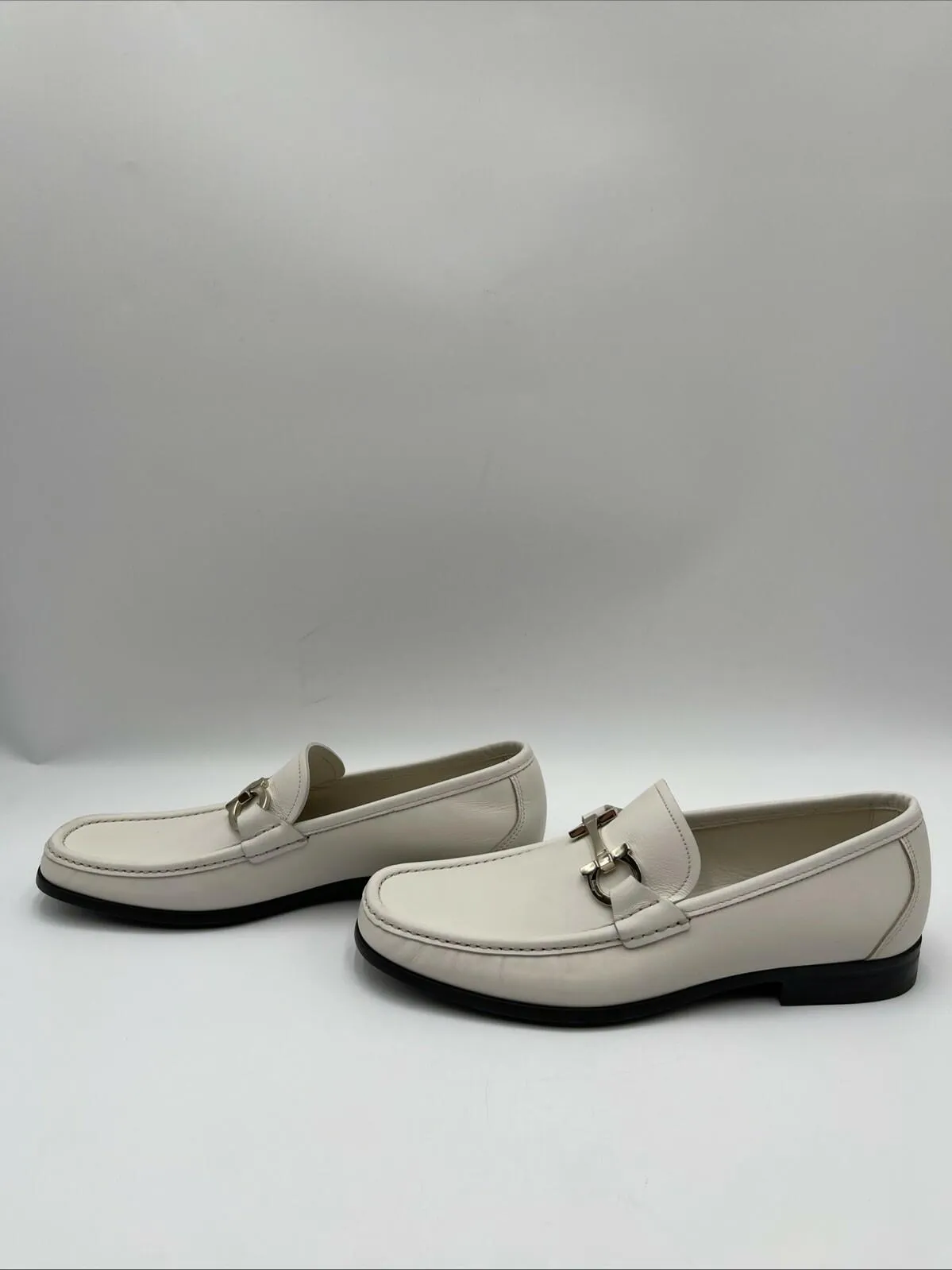 Men’s Salvatore Ferragamo Gancini White Leather Loafers Size 7.5EE - Very Good