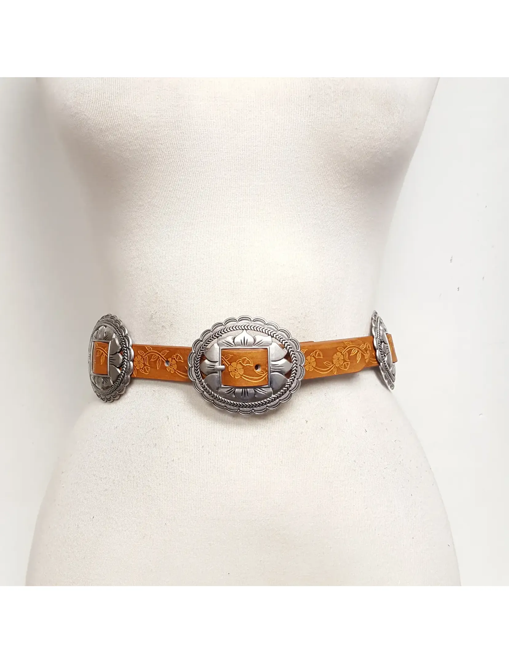Oval Concho Belt, Tan