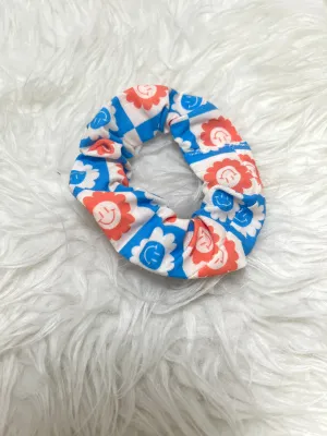 red, white & bloom scrunchie
