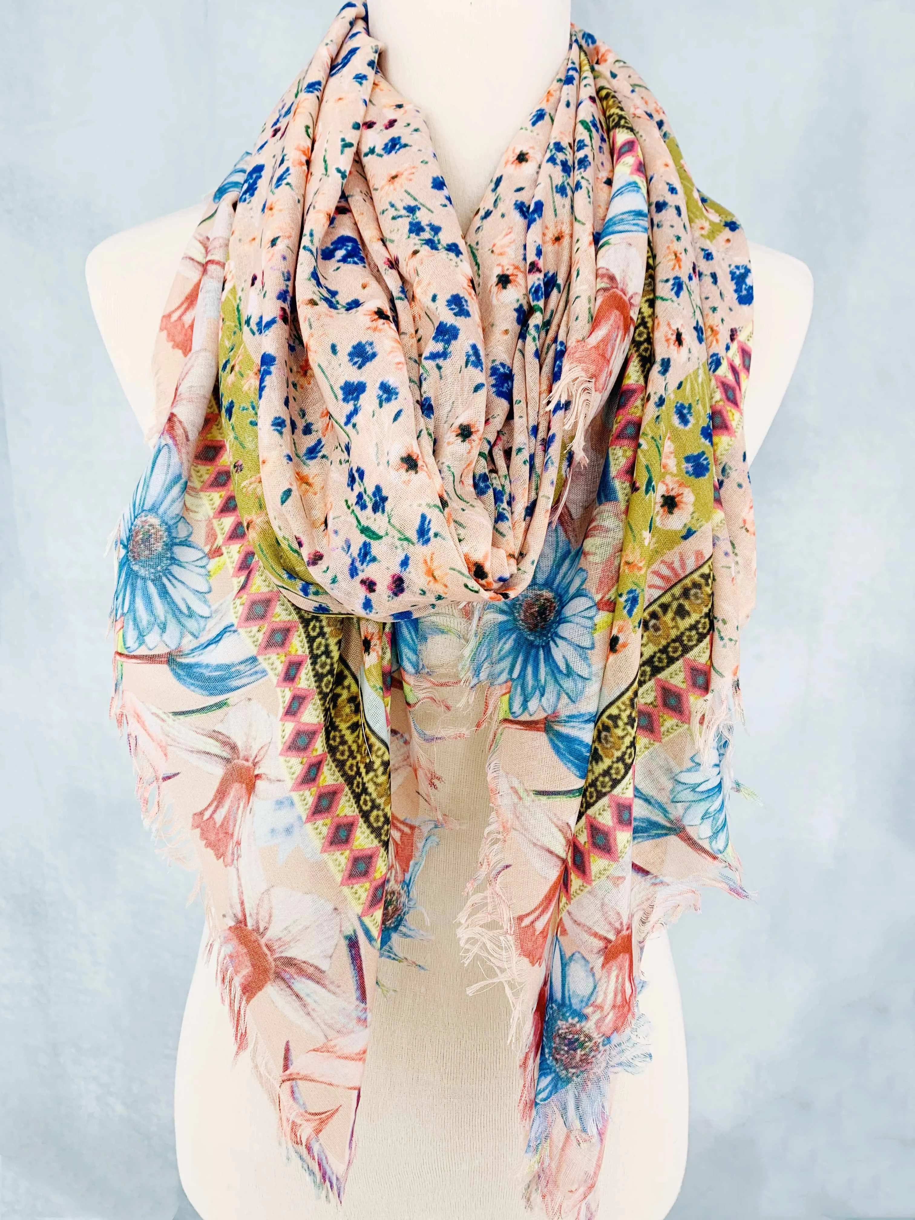 Sarong/Oversized Scarf Pink-Blue Daisy