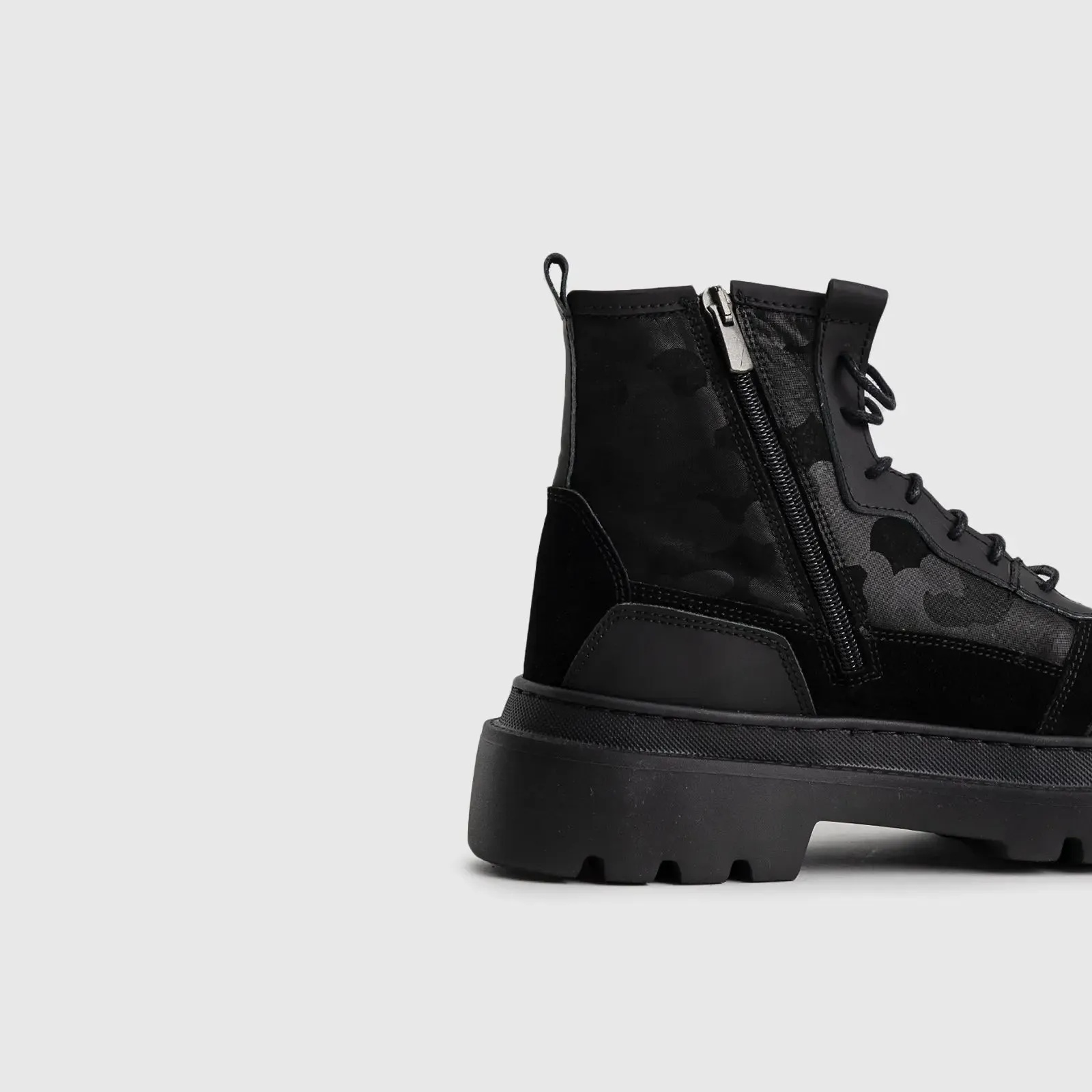 Statement Combat Boots 5114