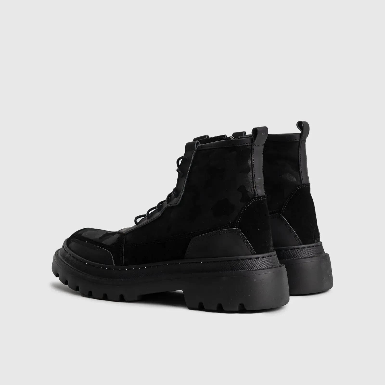 Statement Combat Boots 5114