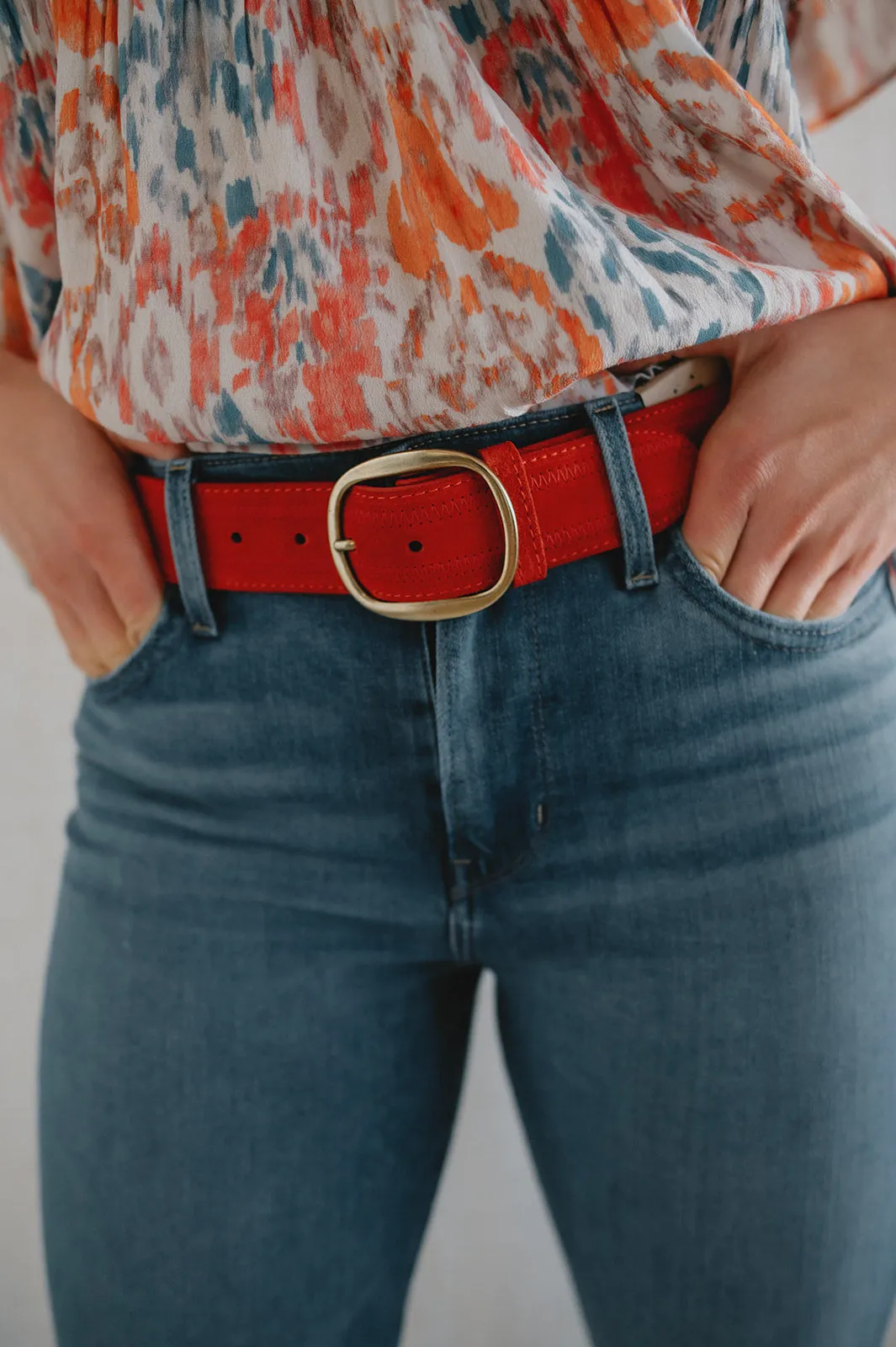 The Cemile Suede Belt by FRNCH - Rouge