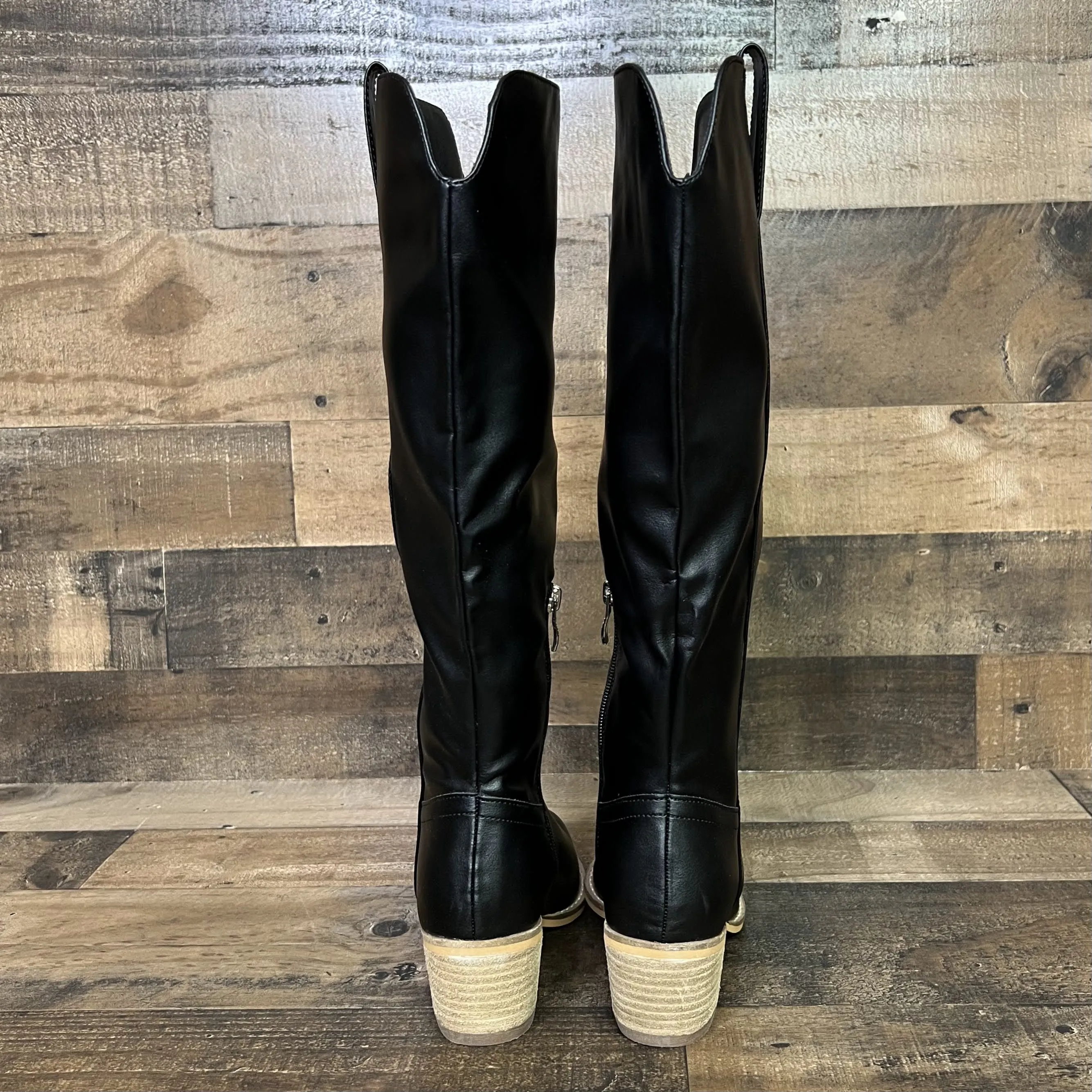 Yin and Yang Boot Black